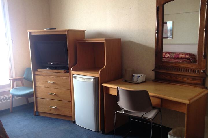 Room 8 of 15
