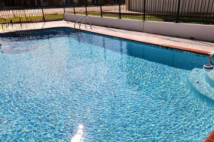 Pool 8 of 37