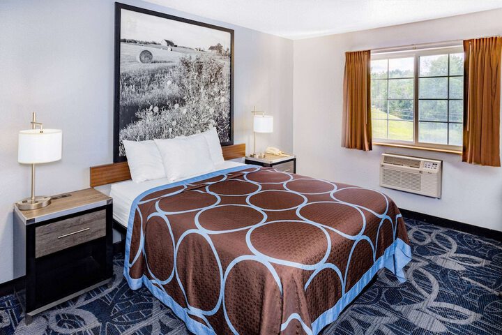 Room 14 of 15