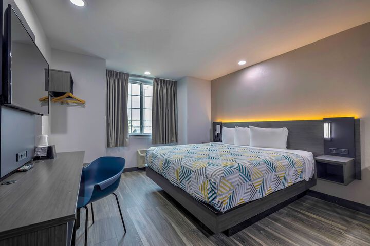 Room 18 of 25