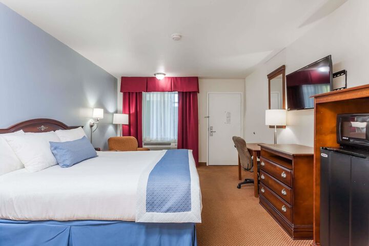 Room 6 of 14