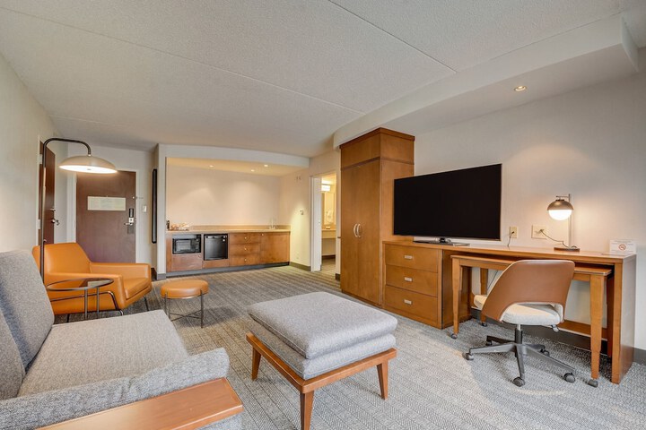 Room 21 of 36