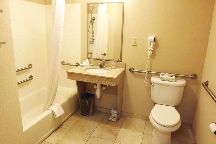 Room 20 of 27