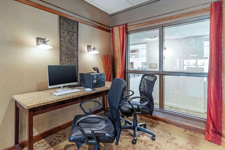 Business Center 51 of 51