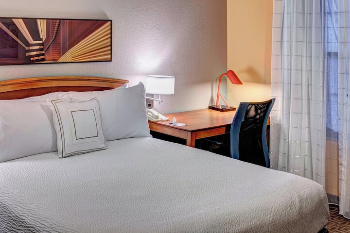 Room 20 of 37