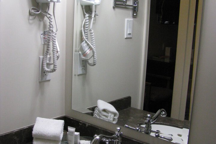 Room 16 of 33