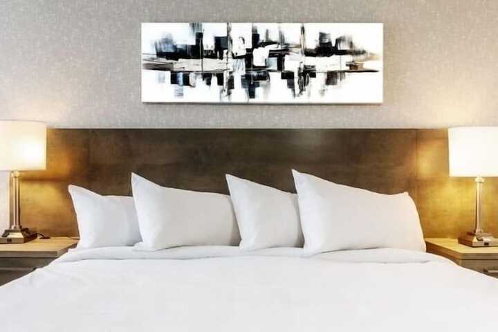 Room 7 of 11