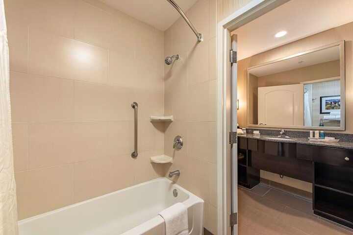 Homewood Suites by Hilton Oxnard / Camarillo