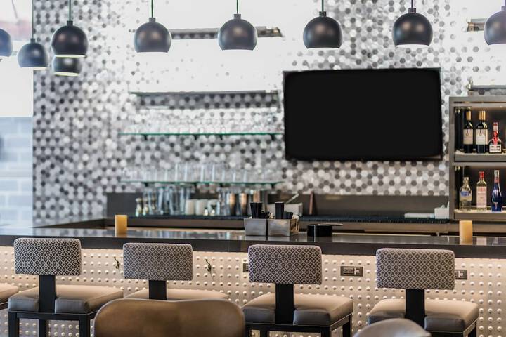 Hyatt House Winnipeg-South / Outlet Collection