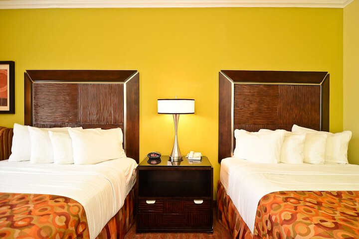 Room 6 of 18