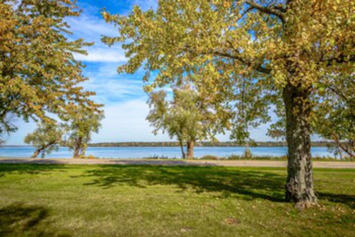 Niagara Falls Lakeview house