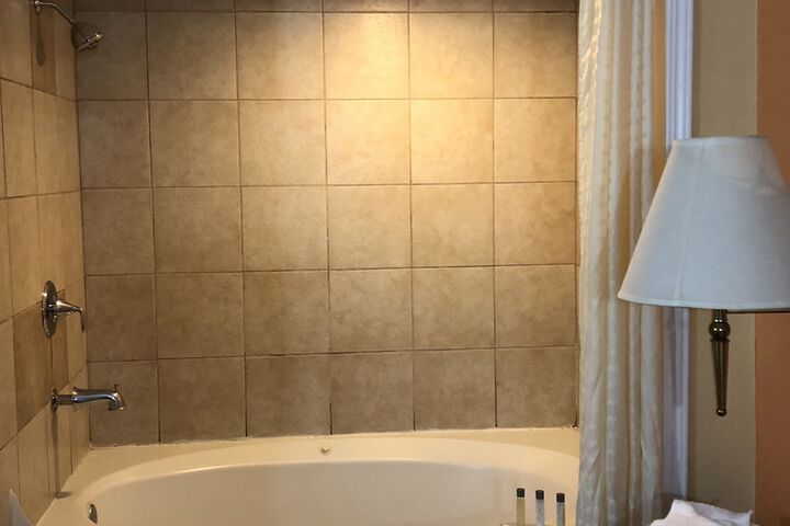 Room 16 of 32