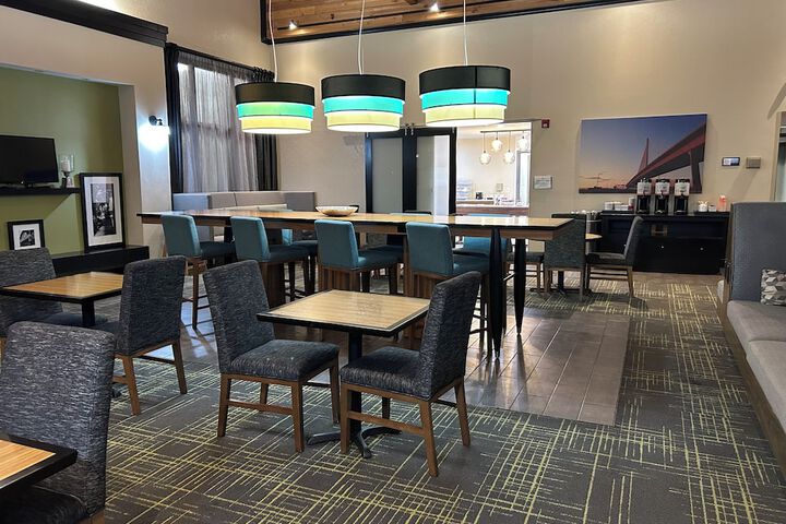 Comfort Inn & Suites Toledo North