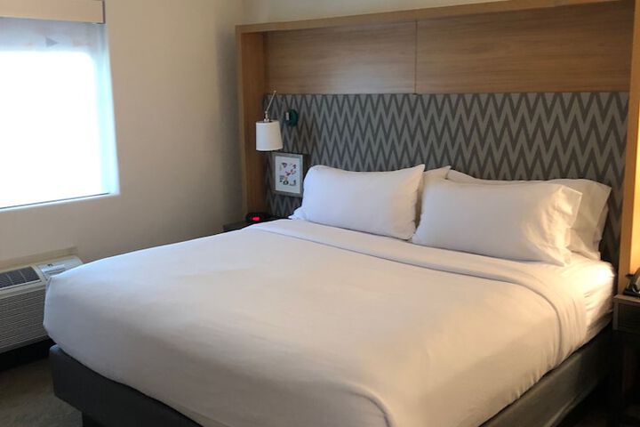 Room 16 of 53