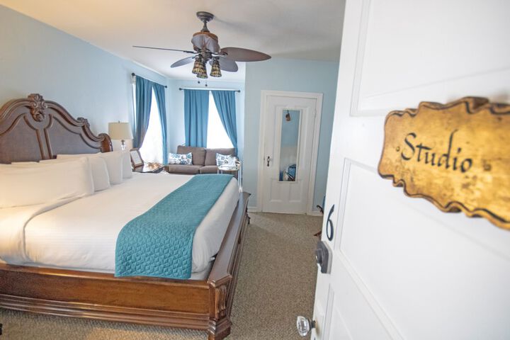 Room 13 of 37