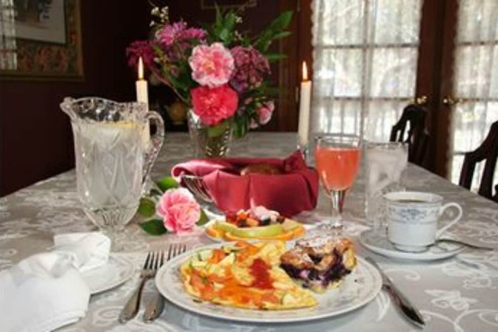 Dining 59 of 72