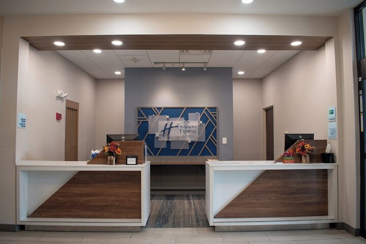 Holiday Inn Express Hotel & Suites New Philadelphia by IHG