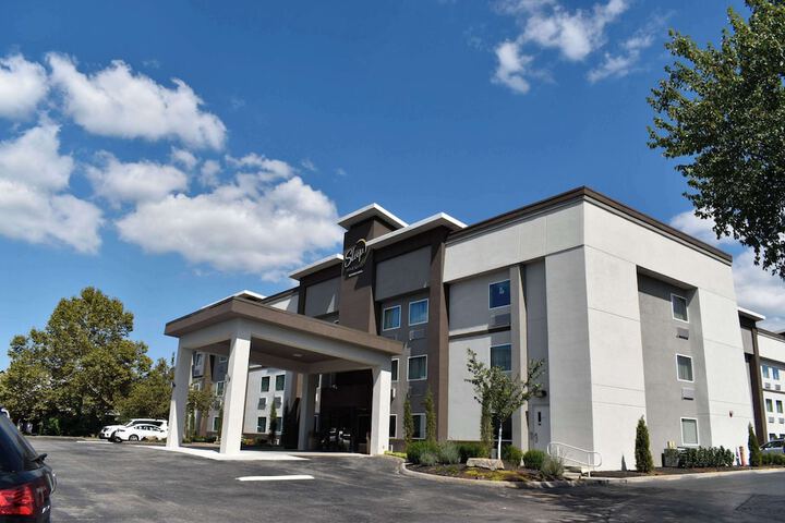 Hotel 9 of 142