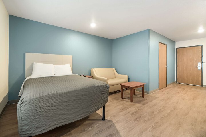 Room 9 of 22