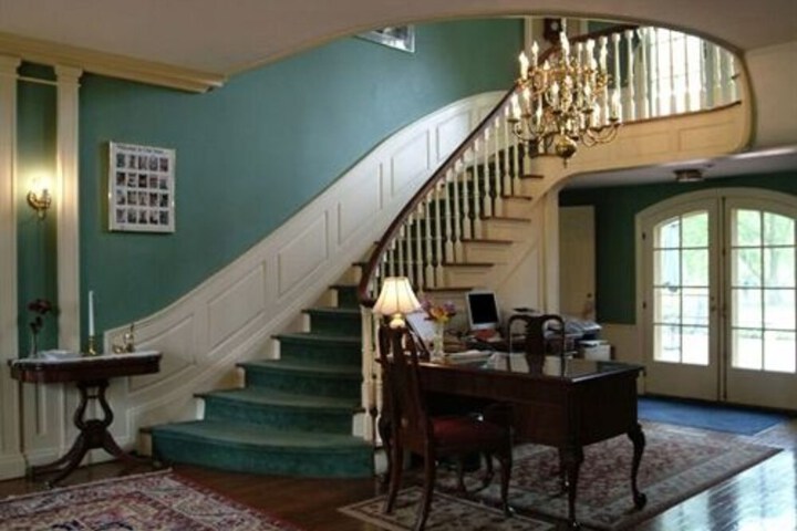 Montague Inn