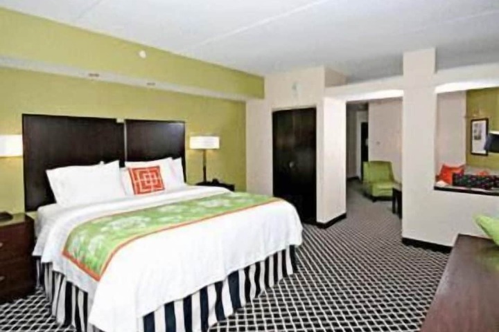 Room 22 of 48