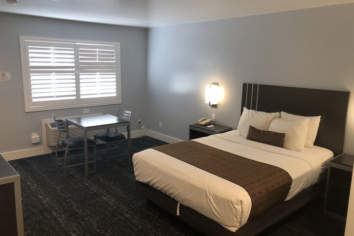 Room 15 of 34