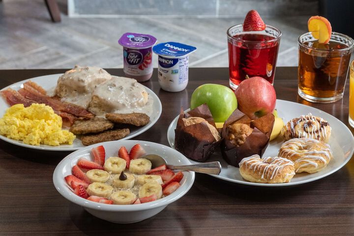 Breakfast/Coffee Service 40 of 51