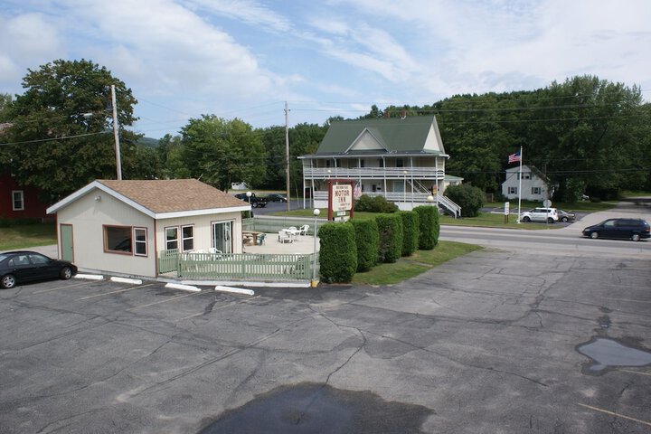 Hotel 4 of 83