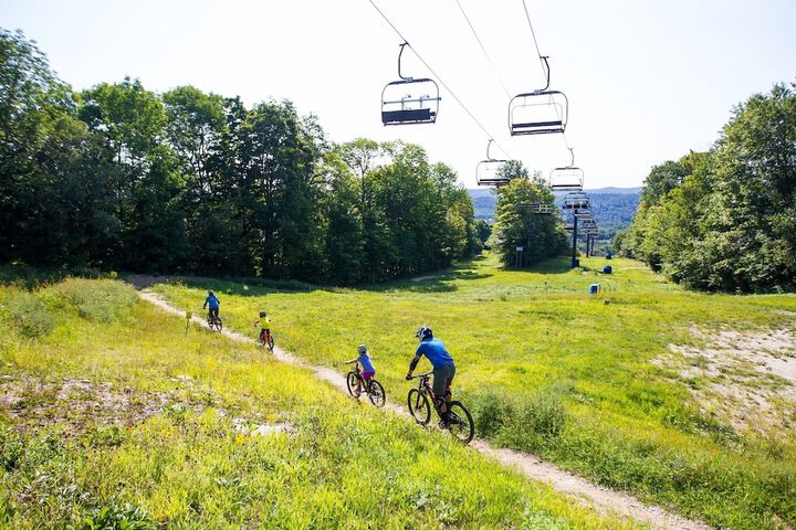 Mountain Lodge at Okemo-1br Fireplace & Updated Kitchen 1 Bedroom Condo by RedAwning
