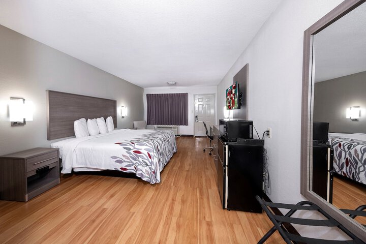 Room 17 of 27