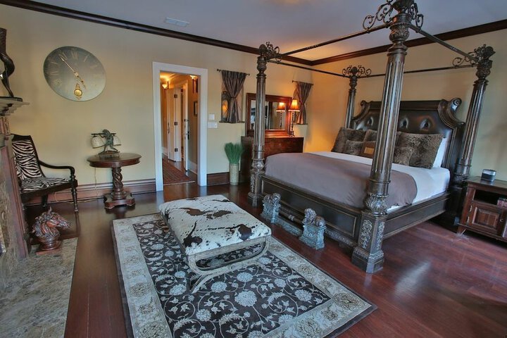 Room 18 of 119