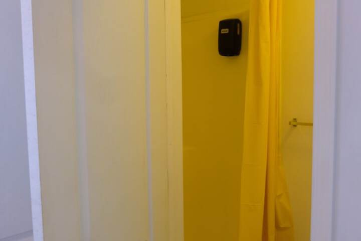 Room 13 of 32