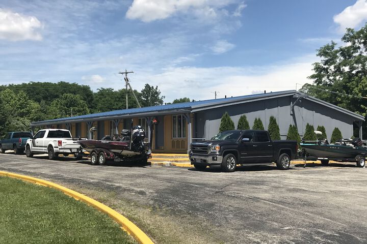 Greystone Motel