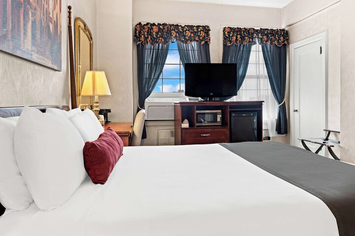 Room 21 of 46