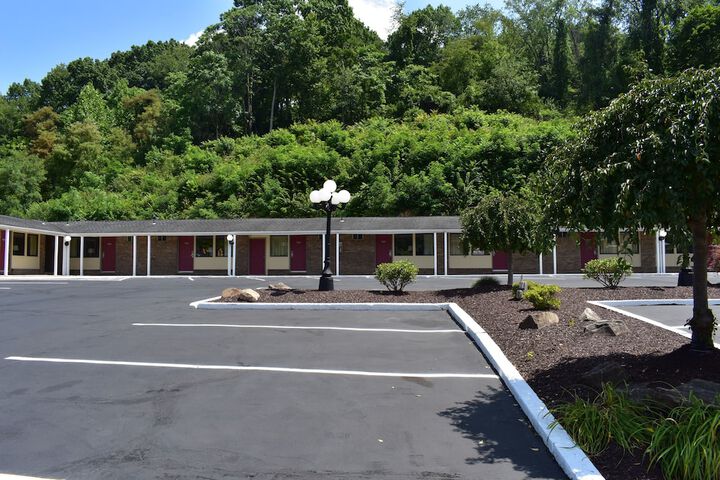 Hotel 7 of 51