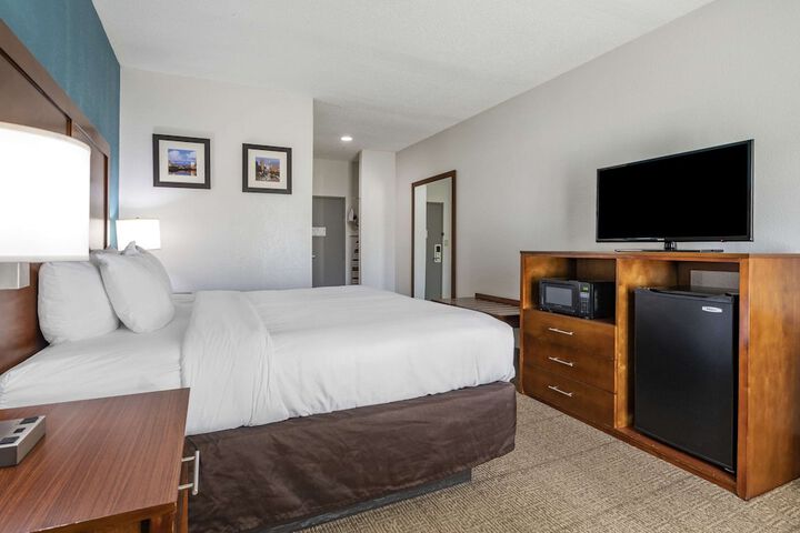 Room 13 of 27