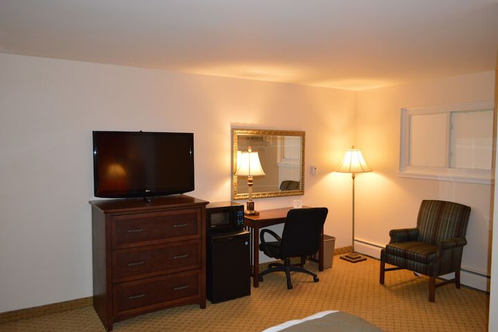 Room 11 of 14