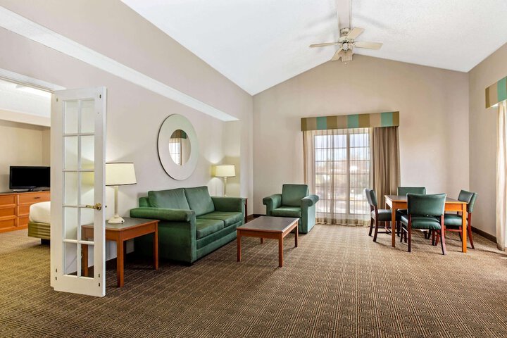 Room 19 of 25