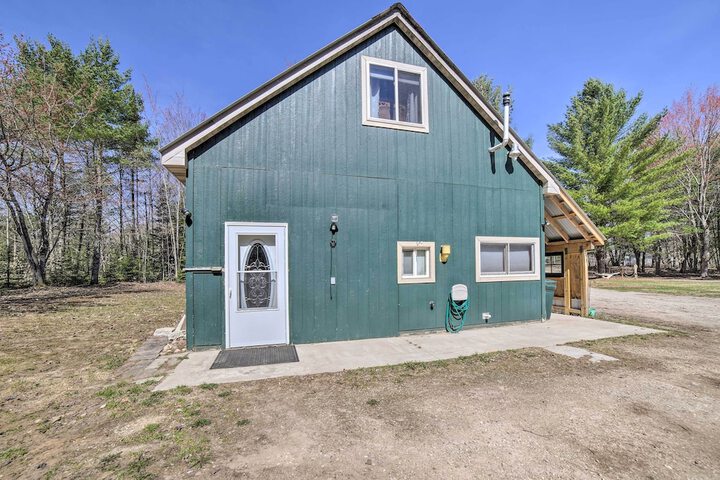 6 Mi to Shingleton: Manistique Home w / Yard!
