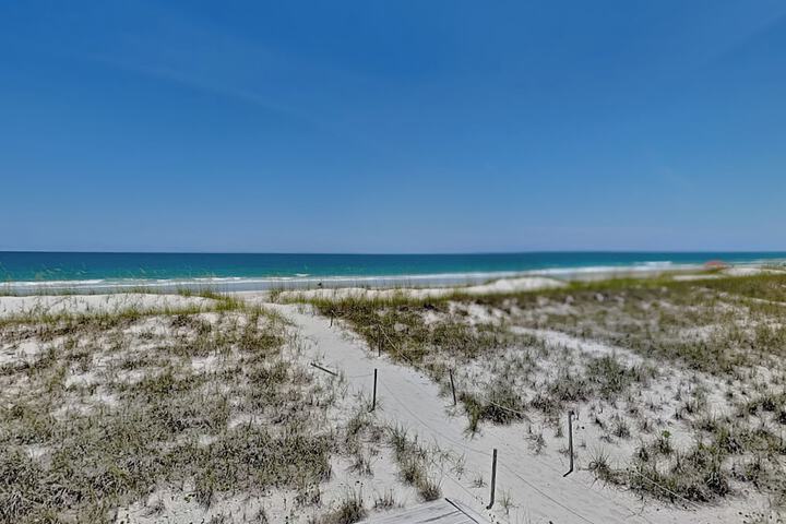 Paradise Palms by Topsail Realty