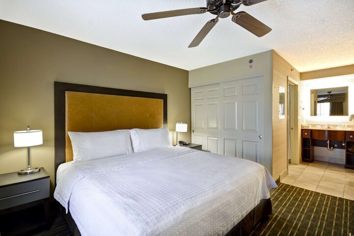 Room 35 of 70