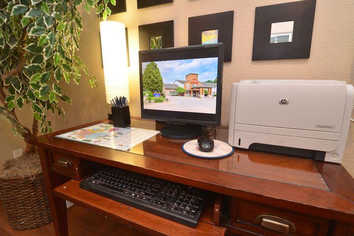 Business Center 47 of 47