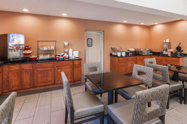 Wingate by Wyndham Canton / Hall of Fame