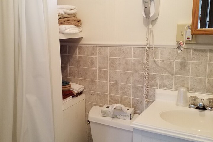 Room 26 of 127