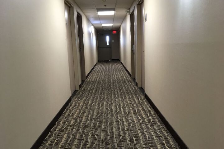 Ballroom/Hall 72 of 84