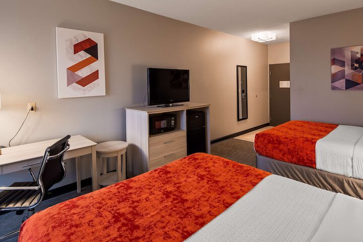 Best Western Plus New Cumberland Inn & Suites