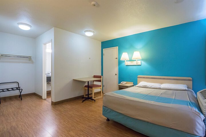 Room 12 of 36