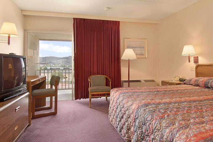 Room 28 of 42