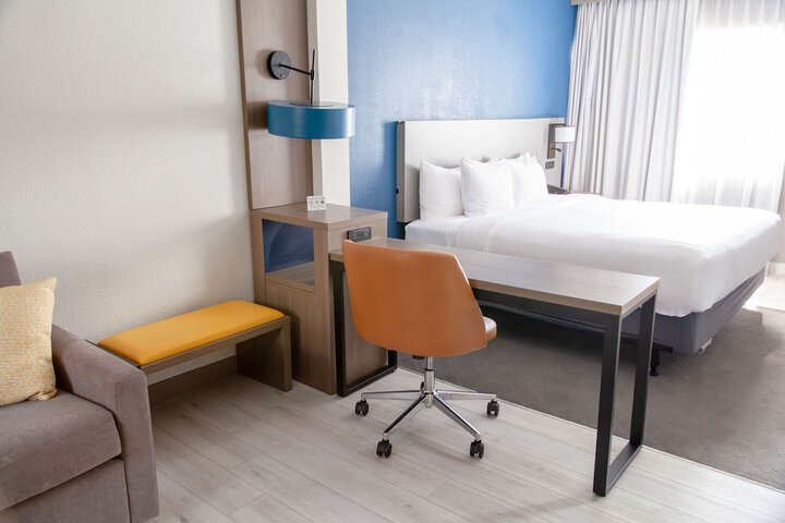 Room 28 of 54