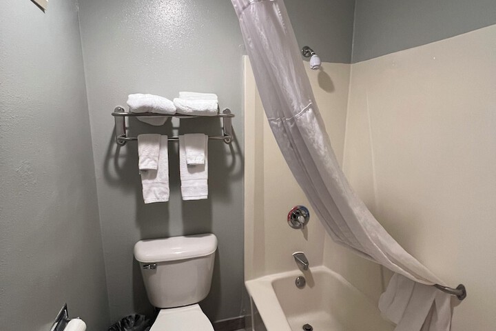 Room 16 of 36